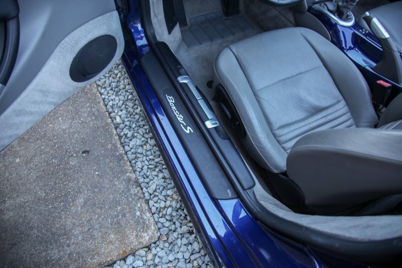 Used 2000 Porsche Boxster S RWD image 41