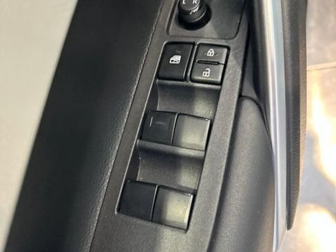 Used 2023 Toyota Corolla Cross LE w/ Moonroof Package AWD/4WD image 8