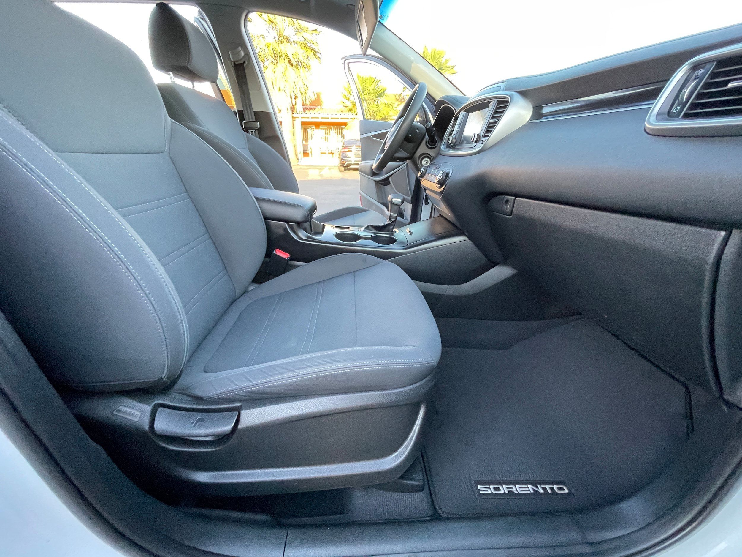 Used 2019 Kia Sorento FWD image 29