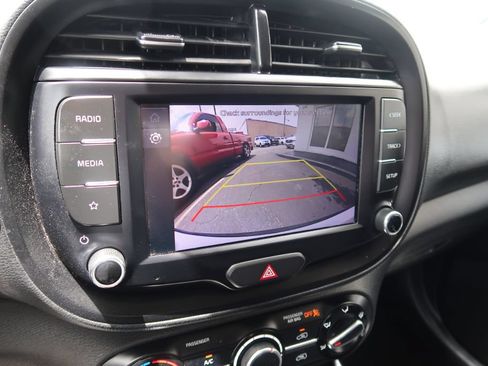 Used 2023 Kia Soul LX w/ Option Group 015 FWD image 15