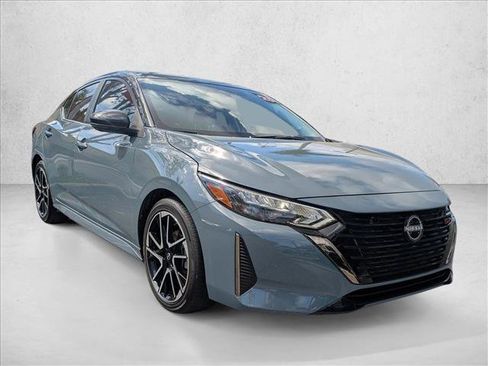 Certified 2025 Nissan Sentra SR w/ SR Premium Package image 3