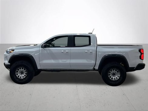 Used 2025 Chevrolet Colorado ZR2 w/ Technology Package AWD/4WD image 13