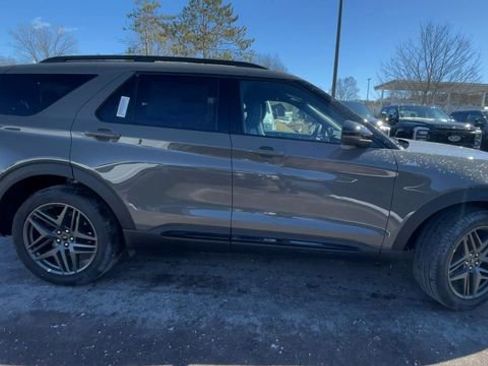 New 2026 Ford Explorer ST-Line w/ ST-Line Street Pack image 9