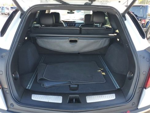 Used 2025 Cadillac XT5 Premium Luxury image 6