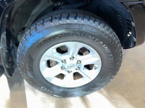 Used 2014 Toyota 4Runner SR5 image 98