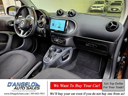 Used 2016 smart fortwo passion image 2