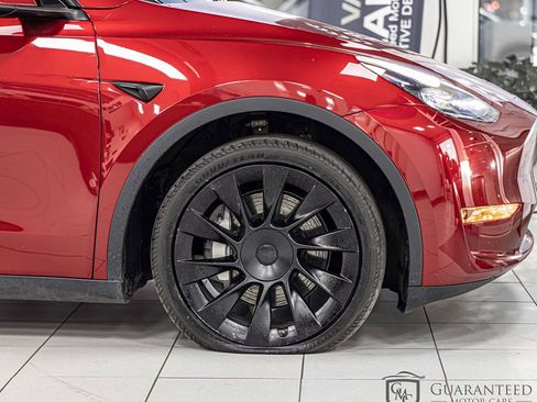 Used 2024 Tesla Model Y Long Range AWD/4WD image 12