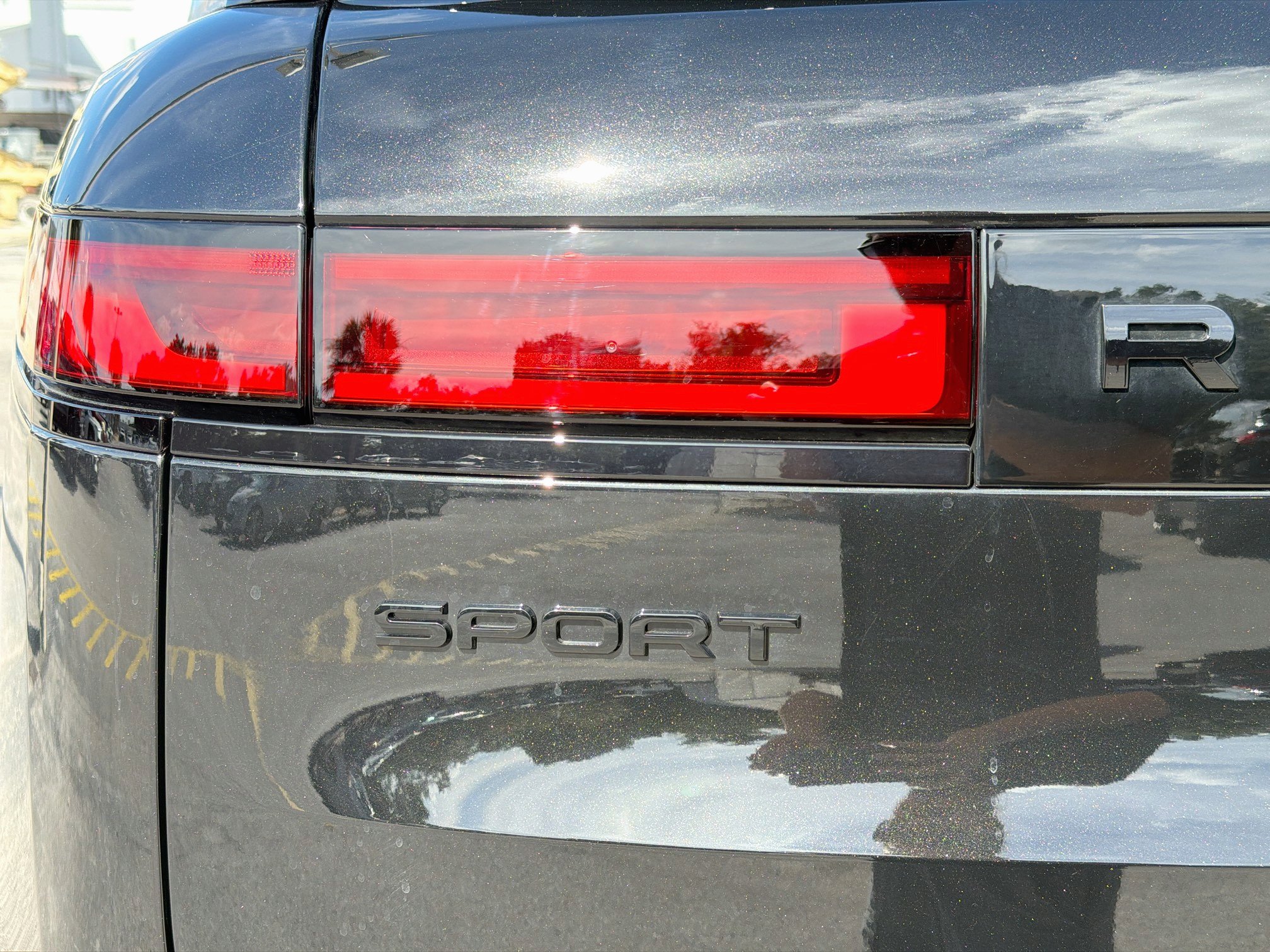 New 2027 Land Rover Range Rover Sport Dynamic SE AWD/4WD image 10