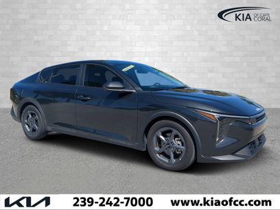 New 2025 Kia K4 LXS
