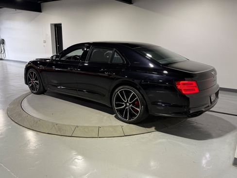 Used 2024 Bentley Flying Spur V8 AWD/4WD image 19