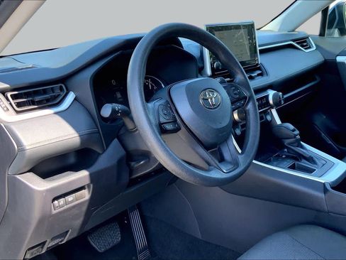 Used 2025 Toyota RAV4 XLE FWD image 17