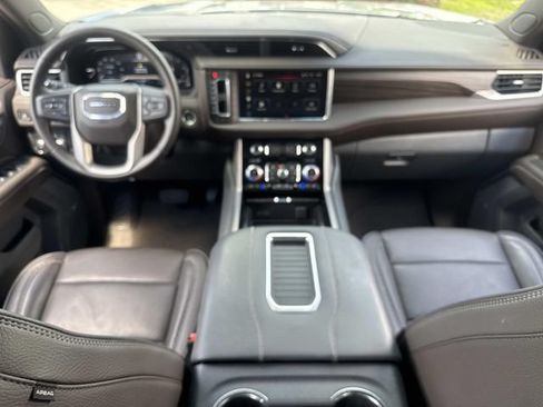 Used 2024 GMC Yukon XL Denali RWD image 19