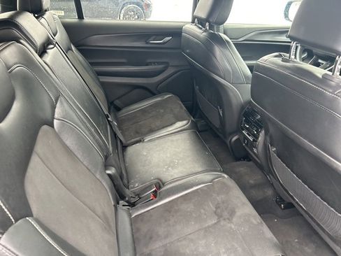 Used 2024 Jeep Grand Cherokee L Laredo image 8