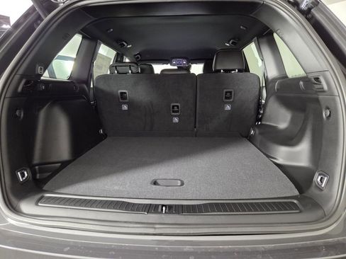 New 2026 Jeep Grand Cherokee Altitude RWD image 18
