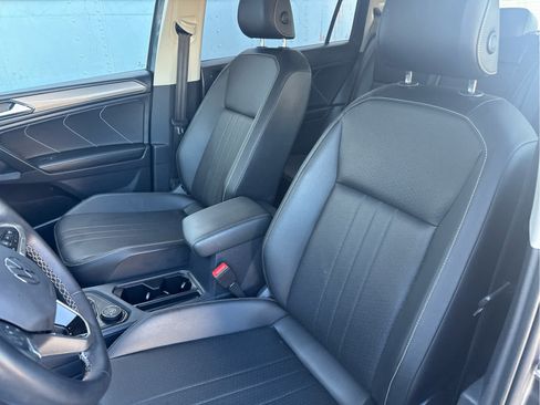 Used 2023 Volkswagen Tiguan SE AWD/4WD image 31