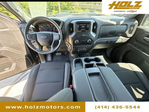 Certified 2024 Chevrolet Silverado 1500 Custom Trail Boss w/ Dark Appearance Package AWD/4WD image 19