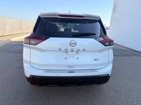 Certified 2024 Nissan Rogue SV FWD image 7