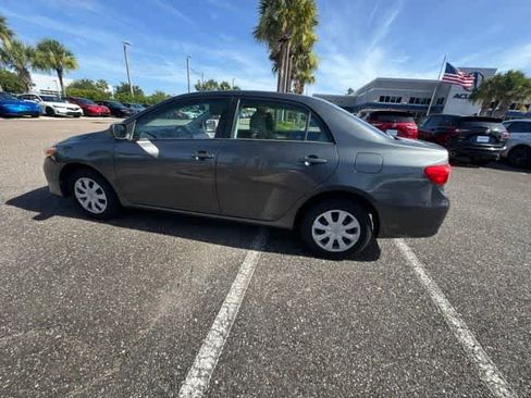 Used 2011 Toyota Corolla LE FWD image 4