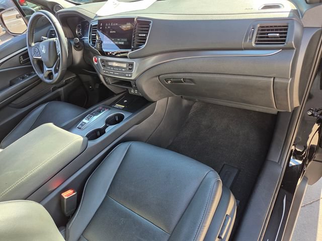 Used 2025 Honda Passport EX-L image 16