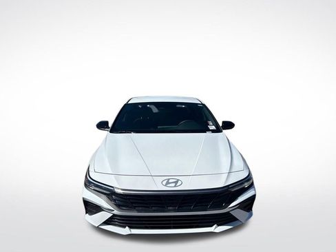Used 2025 Hyundai Elantra SEL FWD image 2