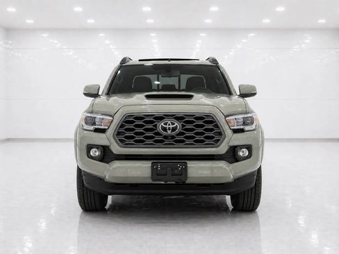 Used 2023 Toyota Tacoma TRD Sport w/ TRD Premium Sport Package AWD/4WD image 8