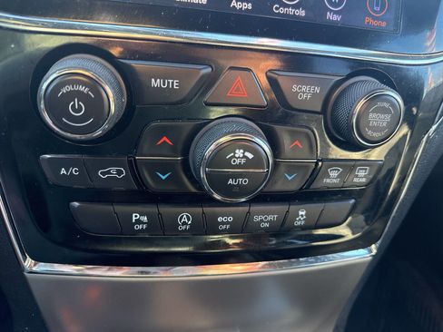 Used 2019 Jeep Grand Cherokee Limited image 48