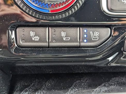 Used 2024 GMC Yukon XL Denali image 26