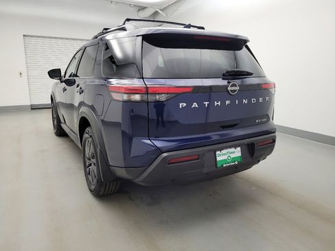 Used 2023 Nissan Pathfinder SV image 6