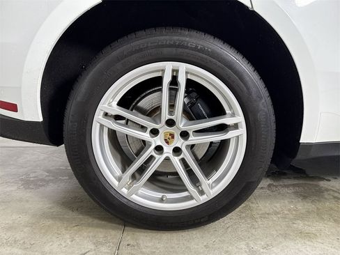 Certified 2023 Porsche Macan Turbo image 16