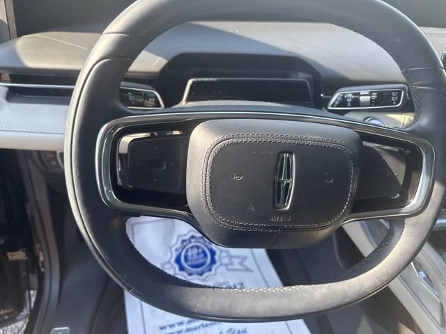 Used 2025 Lincoln Nautilus Premier AWD/4WD image 15