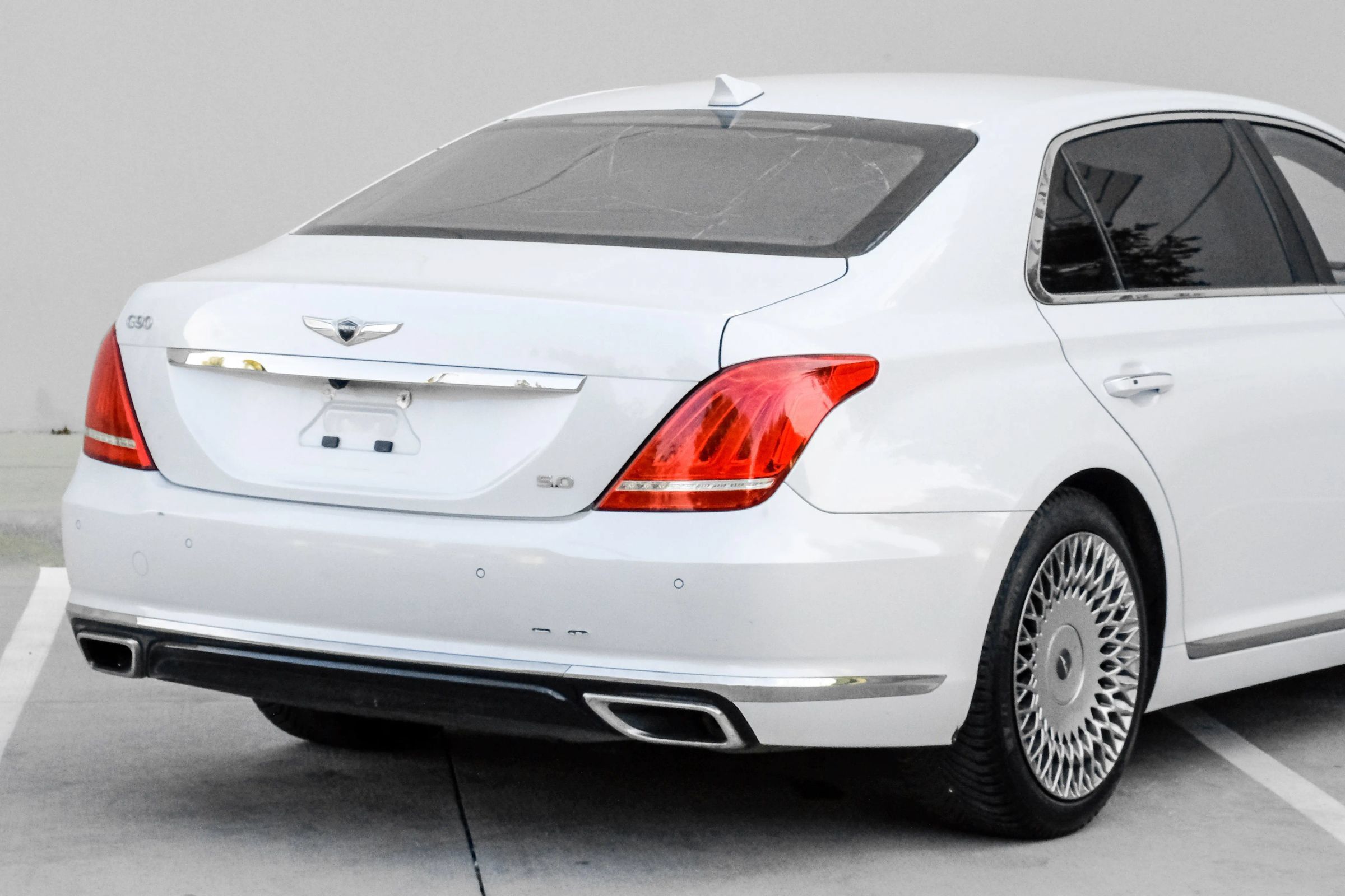 Used 2019 Genesis G90 5.0 Ultimate RWD image 13