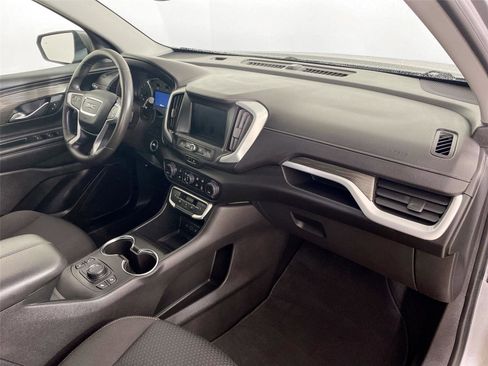 Used 2024 GMC Terrain SLE w/ Driver Convenience Package image 27