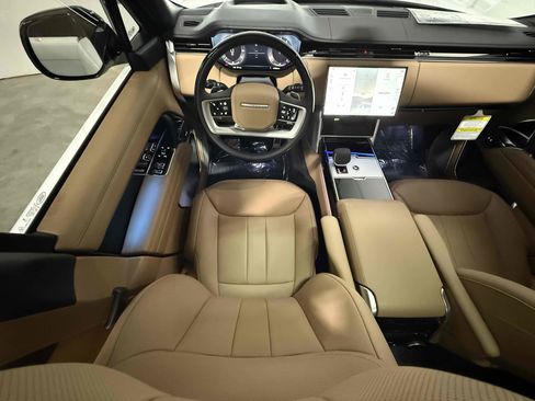 Used 2025 Land Rover Range Rover Long Wheelbase Autobiography image 32
