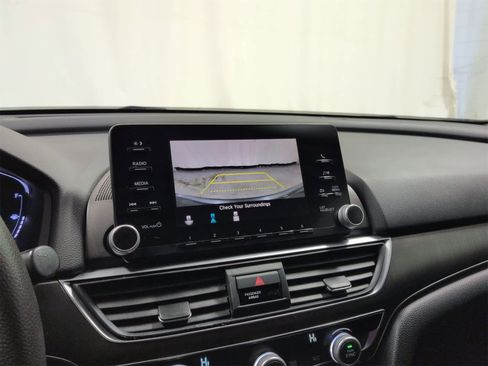 Used 2019 Honda Accord LX image 29