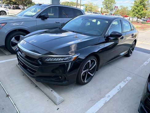 Used 2022 Honda Accord Sport image 3