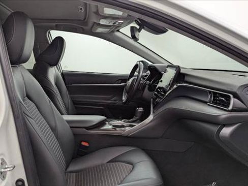 Used 2022 Toyota Camry SE w/ Audio Upgrade Package FWD image 21