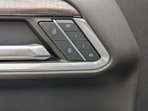 Certified 2022 Chevrolet Silverado 1500 LTZ w/ LTZ Premium Package AWD/4WD image 18