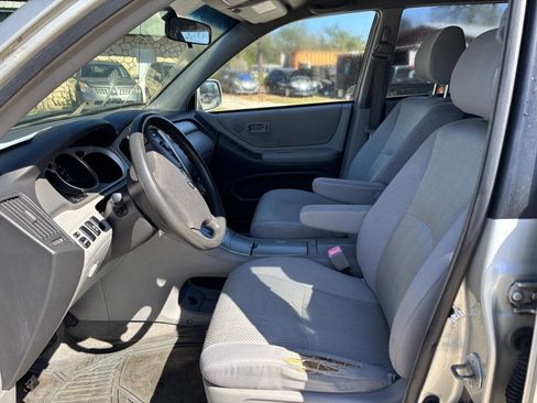 Used 2004 Toyota Highlander 2WD V6 image 11