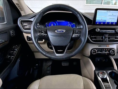 Used 2020 Ford Escape Titanium AWD/4WD image 8