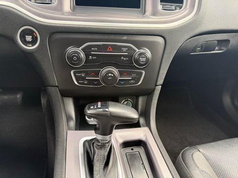 Used 2022 Dodge Charger SXT w/ Leather Interior Group RWD image 13