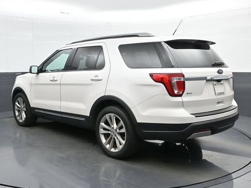Used 2019 Ford Explorer XLT w/ Equipment Group 202A FWD image 6