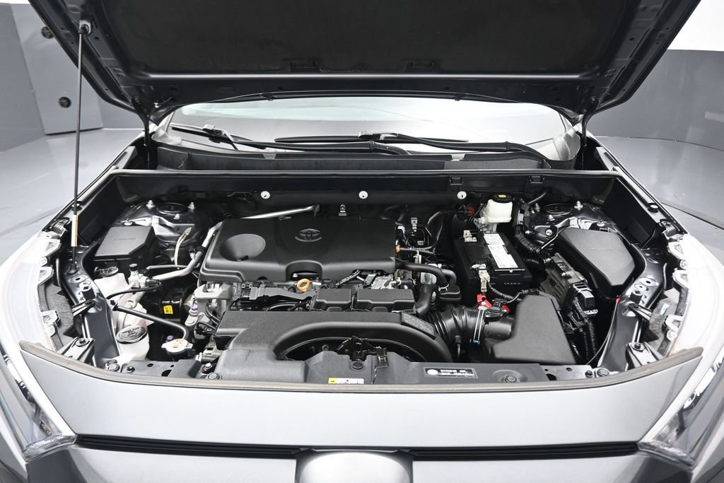 Used 2021 Toyota RAV4 LE FWD image 44