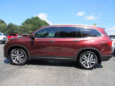 Used 2018 Honda Pilot Touring image 5