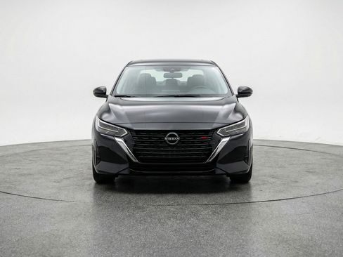 Used 2025 Nissan Sentra SV FWD image 2