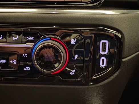 New 2026 Chevrolet Silverado 1500 High Country w/ Technology Package AWD/4WD image 22