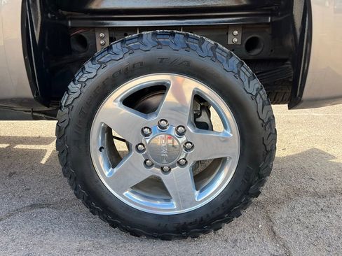 Used 2014 GMC Sierra 2500 SLT w/ SLT Convenience Package image 11