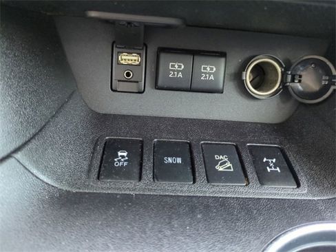 Used 2017 Toyota Highlander Limited image 23