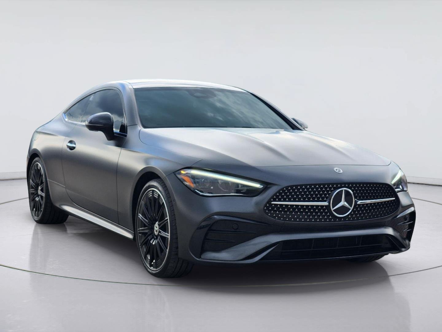 Used 2024 Mercedes-Benz CLE 300 4MATIC Coupe image 3