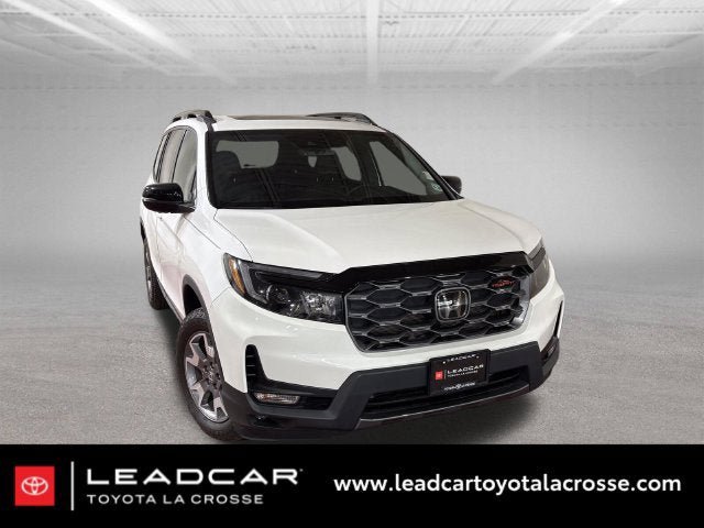 Used 2023 Honda Passport TrailSport image 1