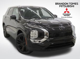 New 2026 Mitsubishi Outlander LE video 1